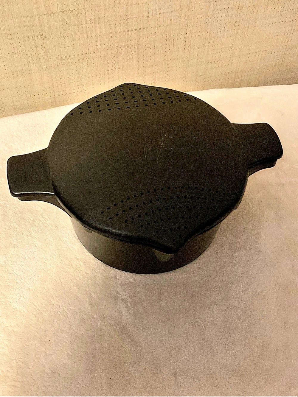 Pampered Chef Micro-Cooker Black Covered Cookware